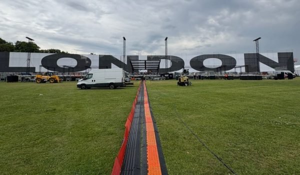 imgi_51_building-wrap-on-scaffolding--scaled